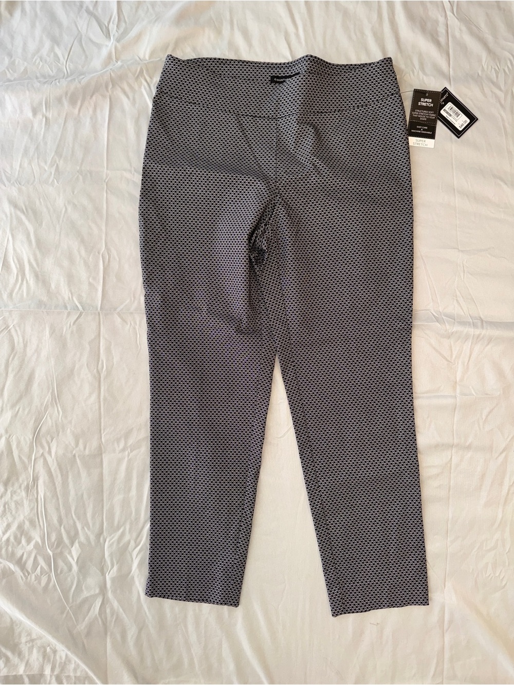 NWT Women’s Black & White Small Checkered Dot Pull On Pants